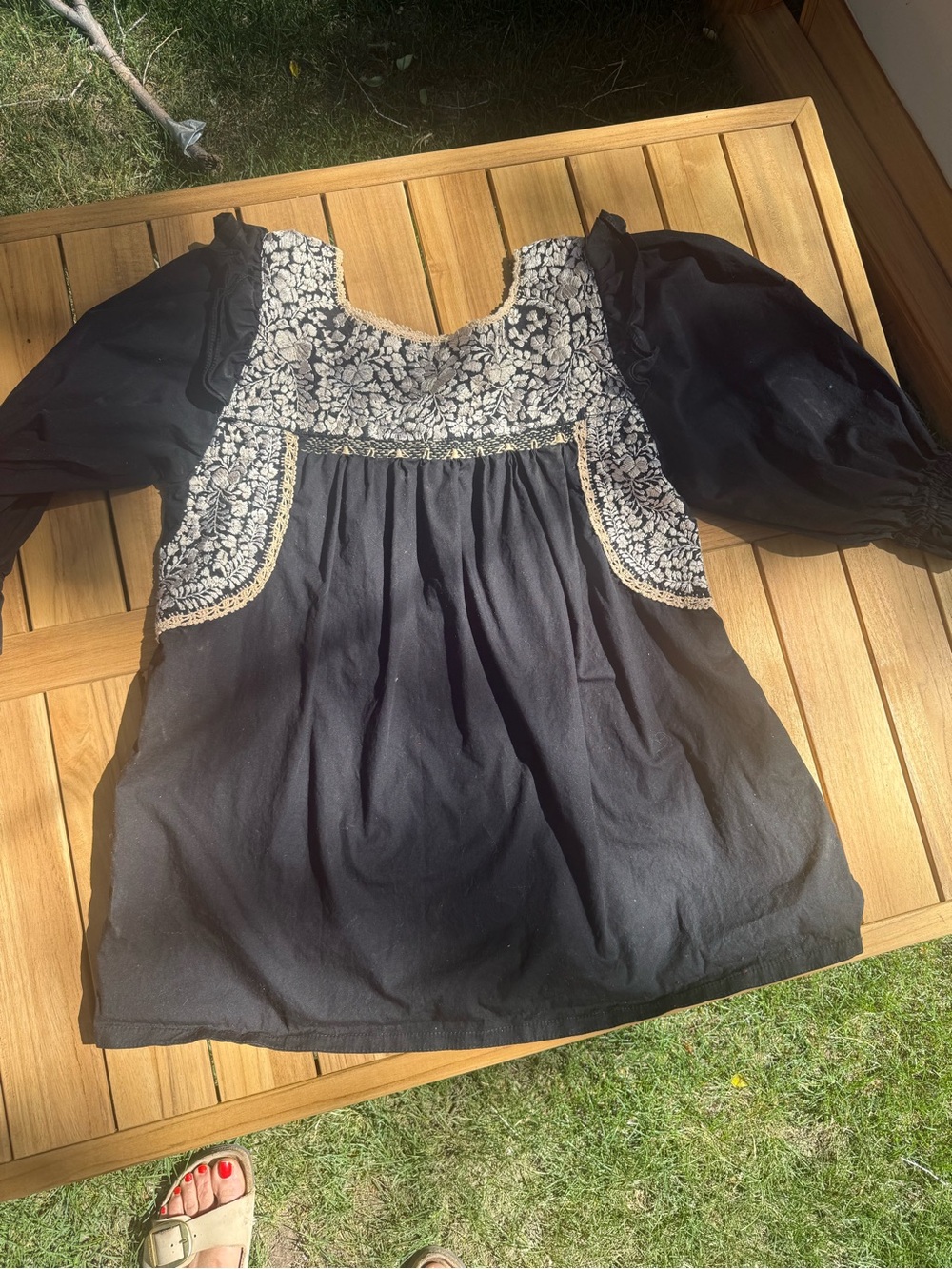 Mi Golondrina black Fernanda Blouse with Cream Floral Embroidery - Picture 3 of 3